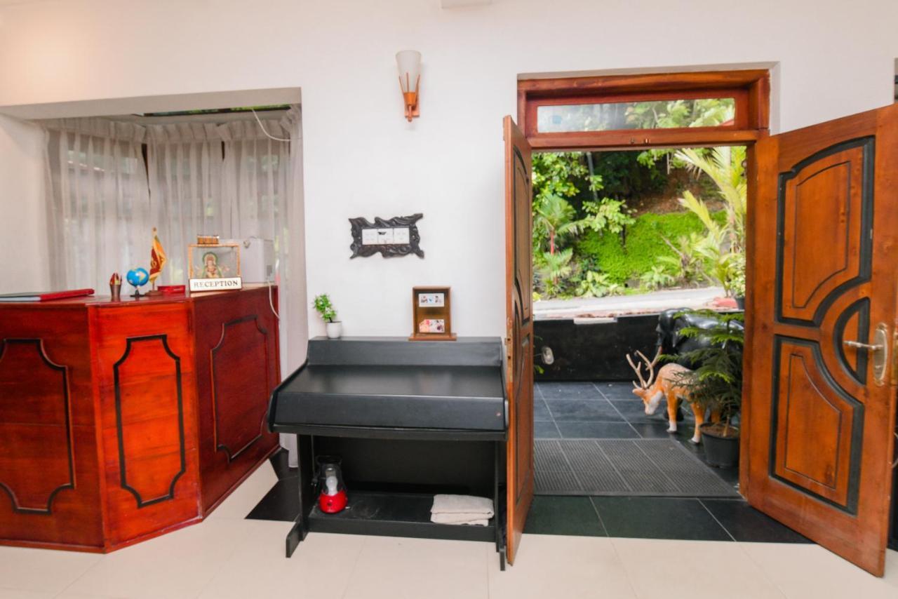 Oak Wood Inn Kandy Kültér fotó